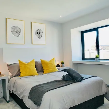 Stunning Sea View Apartment Near The Beach, Bournemouth & Poole-2